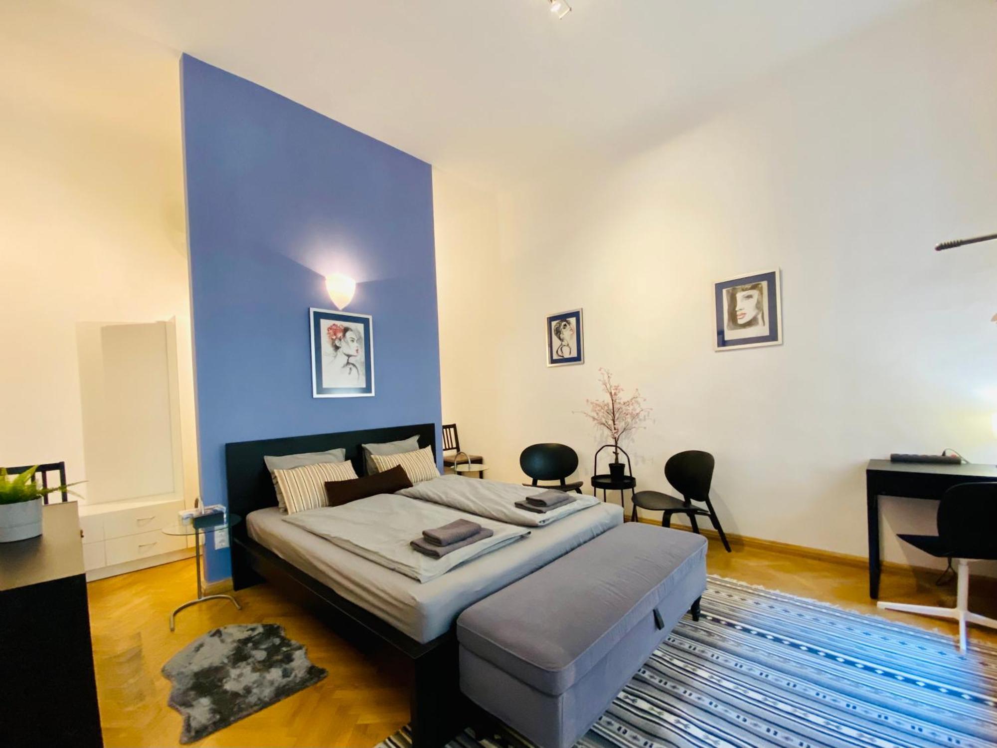 Huge Family Friendly 2br Downtown - Deco House Apartment *