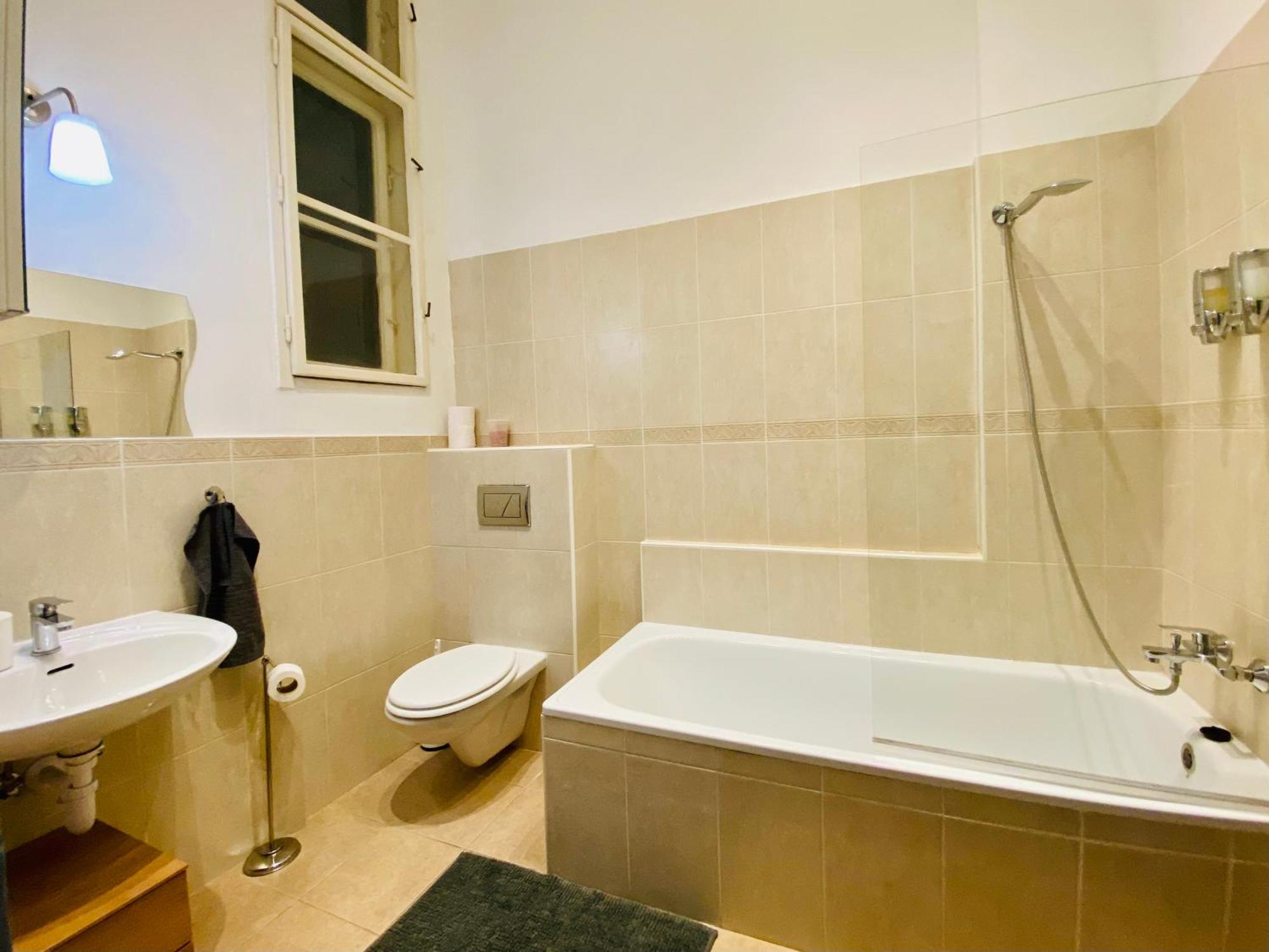 Huge Family Friendly 2br Downtown - Deco House Boedapest