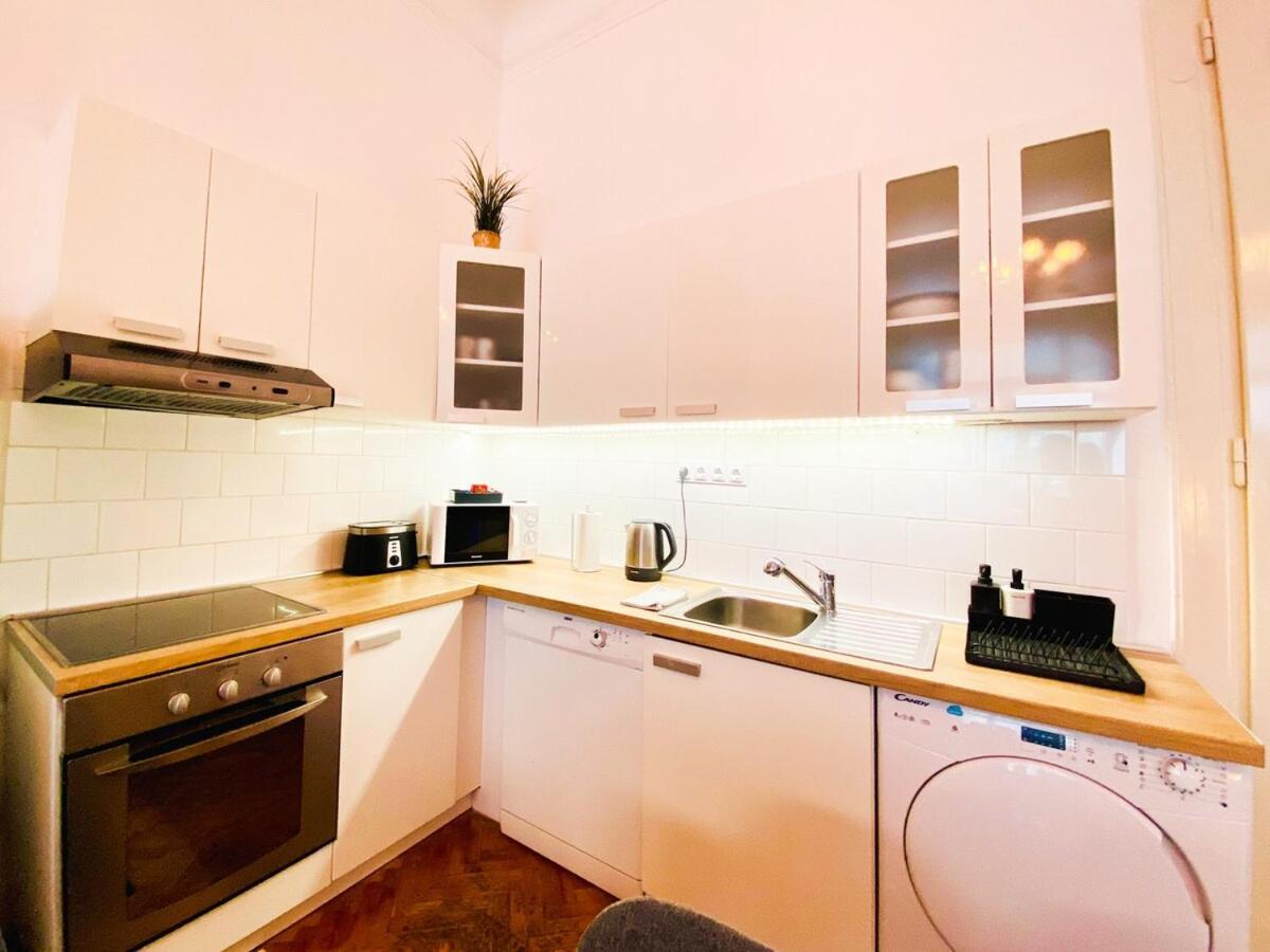 Huge Family Friendly 2br Downtown - Deco House *
