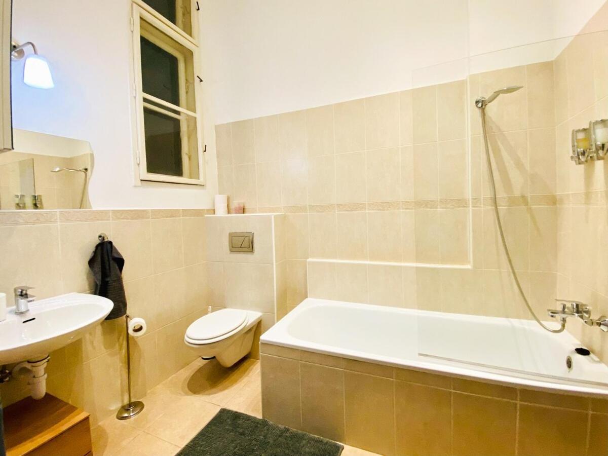 Huge Family Friendly 2br Downtown - Deco House Apartmán